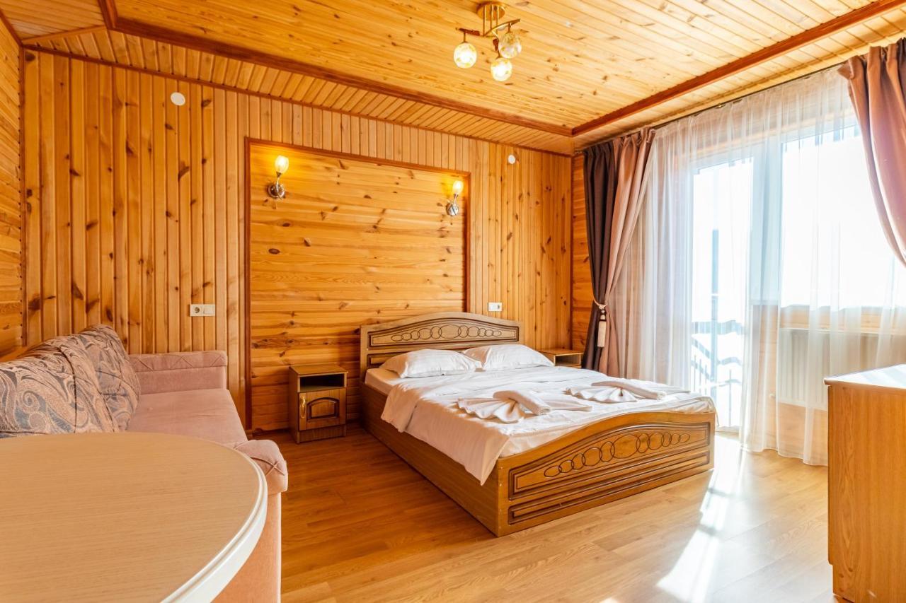 Hotel Zeleniy Bir Bukoveľ Exteriér fotografie